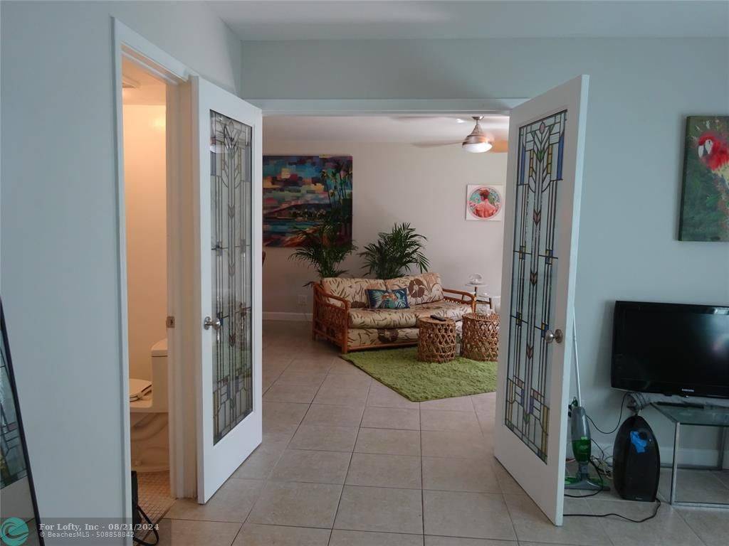 Wilton Manors, FL 33305,124 NE 19th Ct  #b111