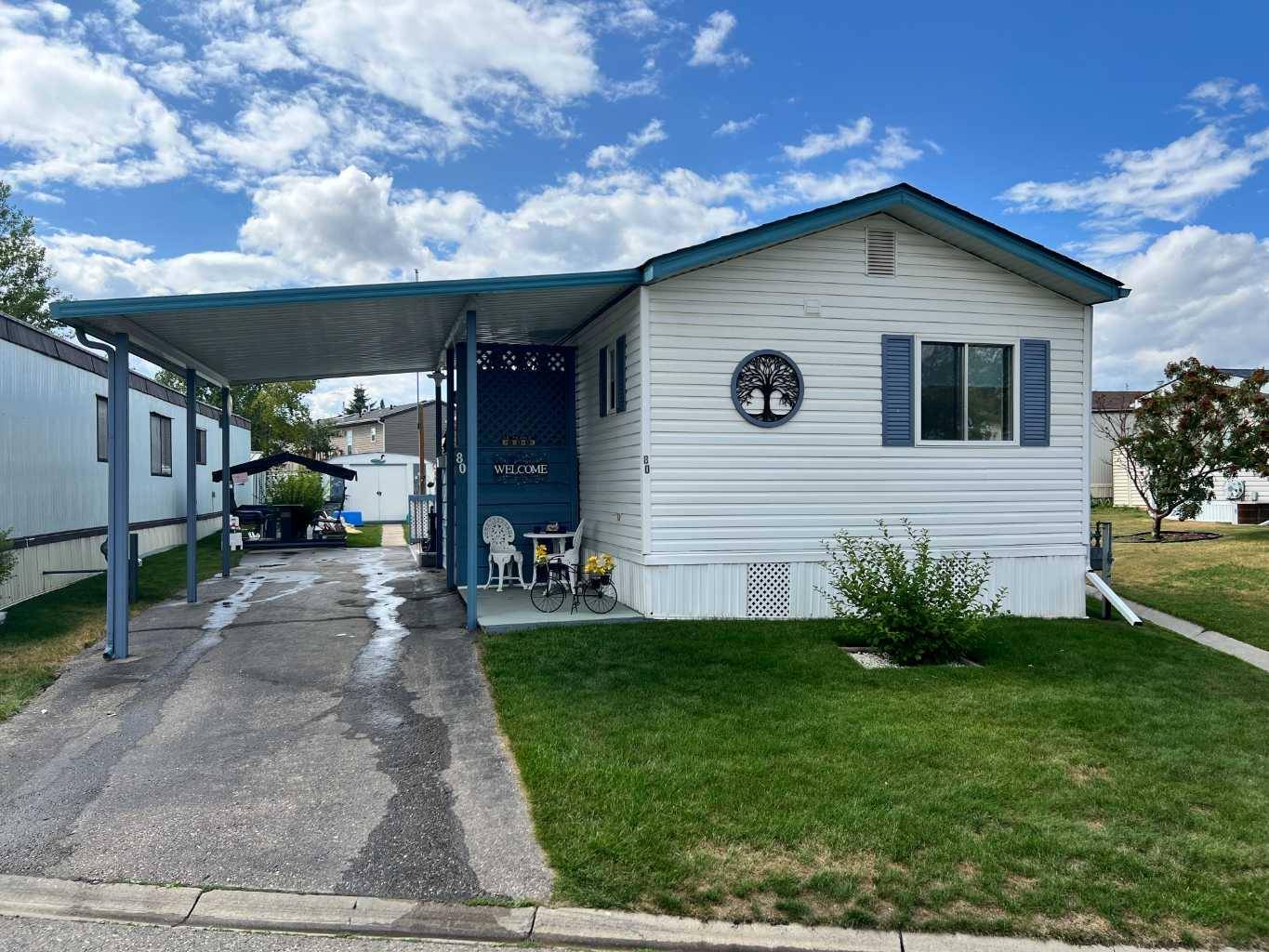 Calgary, AB T3G 4E4,99 Arbour Lake RD NW #80