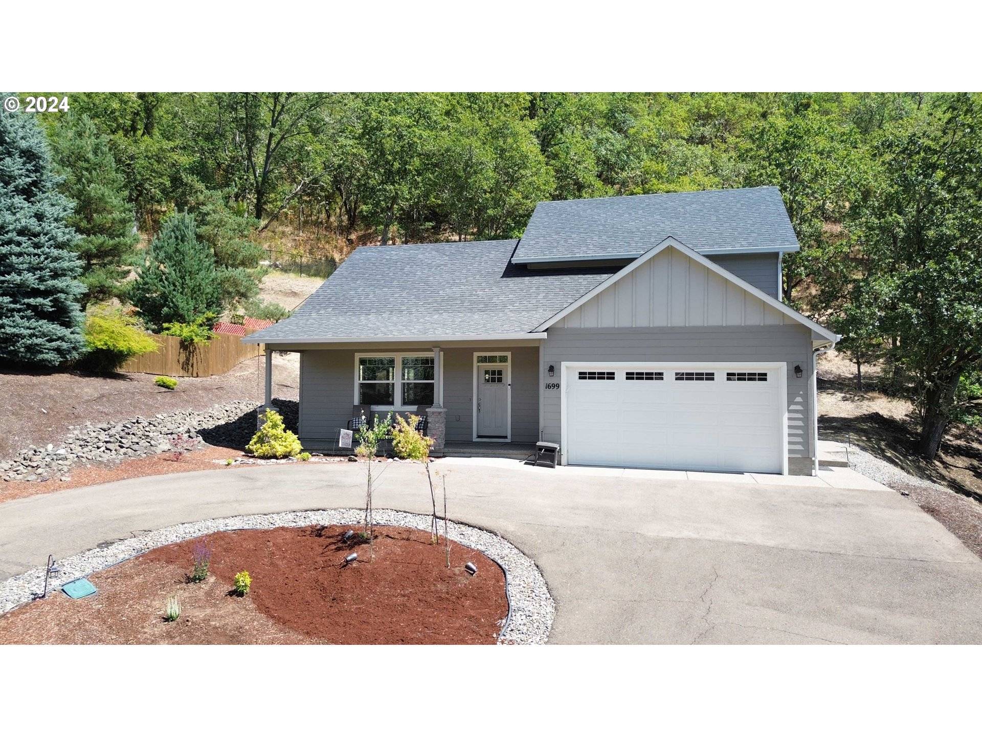 Roseburg, OR 97470,1699 NE ROCKY DR