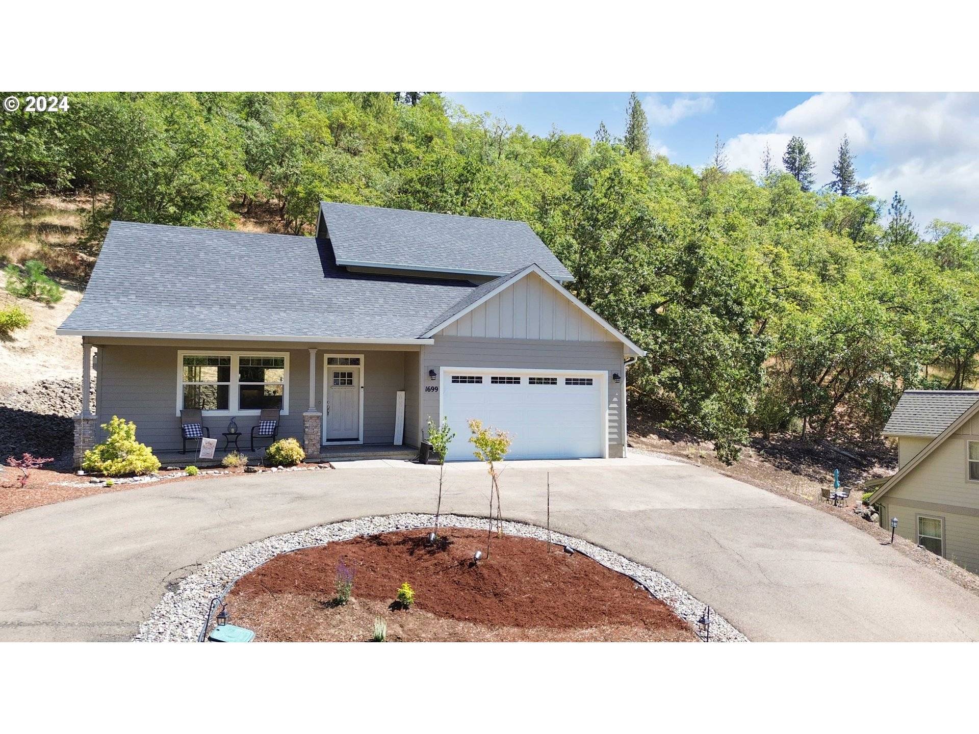 Roseburg, OR 97470,1699 NE ROCKY DR