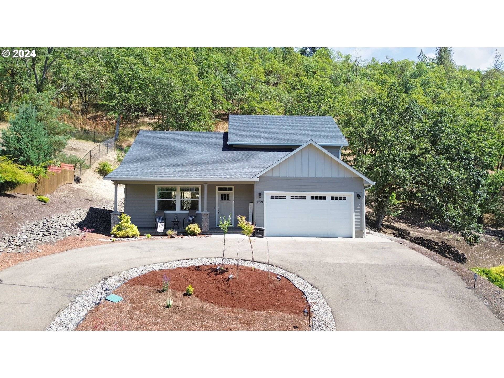 Roseburg, OR 97470,1699 NE ROCKY DR