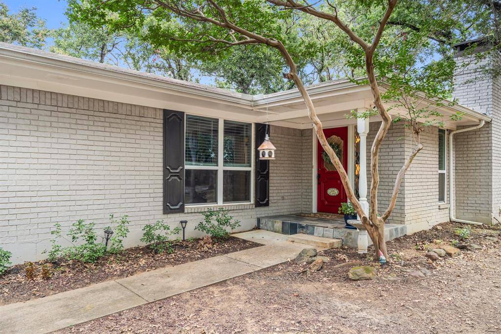 Grapevine, TX 76051,2336 Los Robles Street