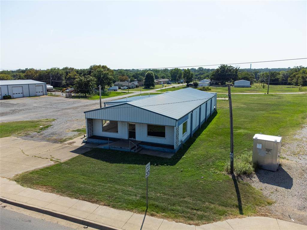 Stroud, OK 74079,204 N 8th Avenue