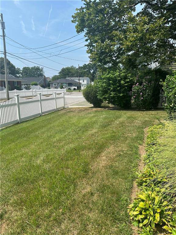 7 Hopatcong AVE, West Hempstead, NY 11552