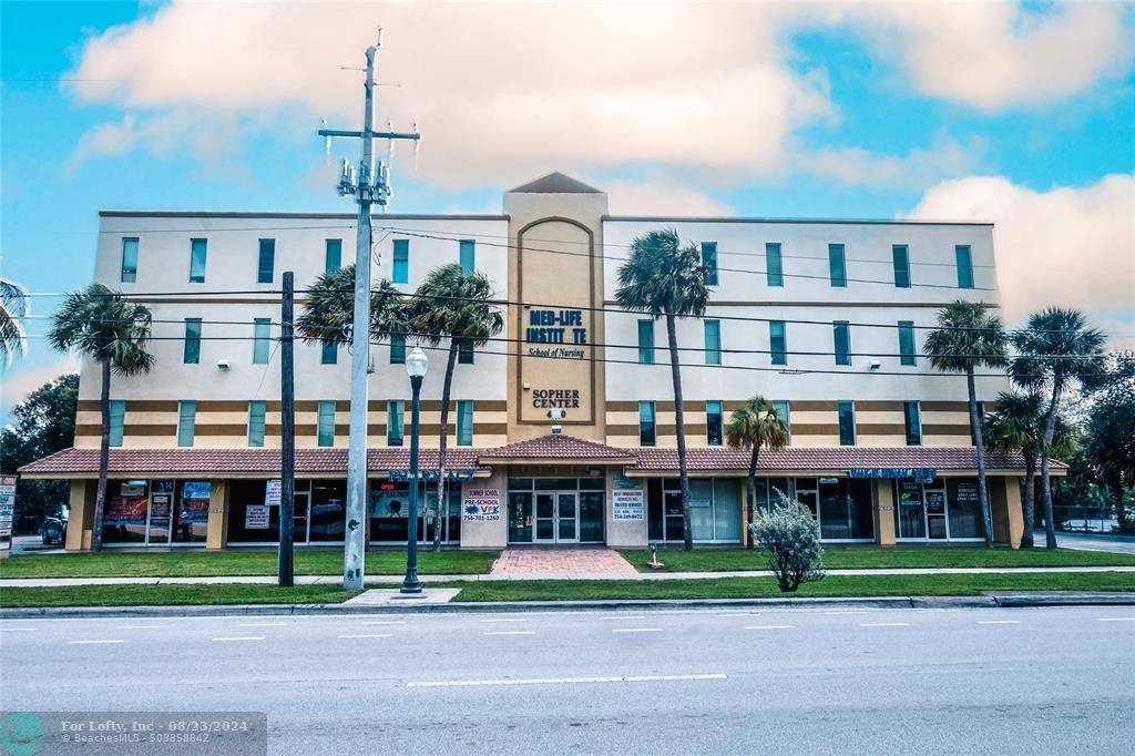 Lauderdale Lakes, FL 33319,4000 N State Road 7  #306