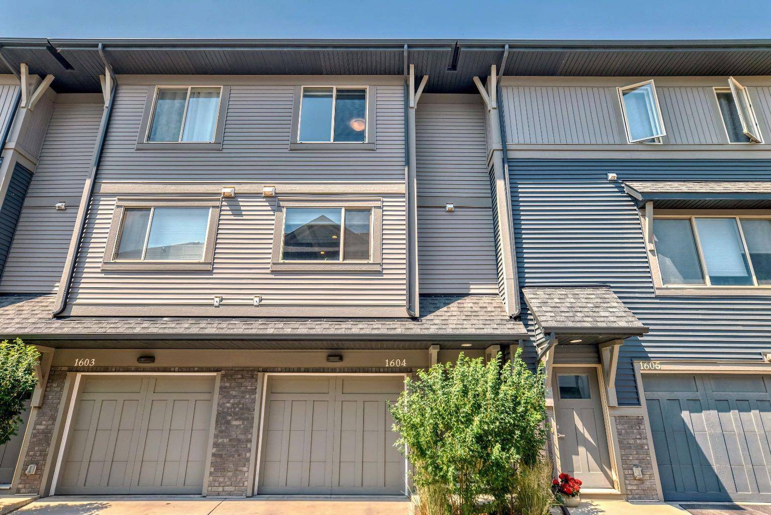 Cochrane, AB T4C 2P4,32 Horseshoe CRES #1604