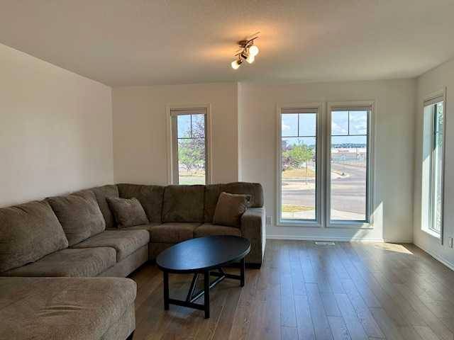 Red Deer, AB T4P 0M8,30 Carleton Avenue #101