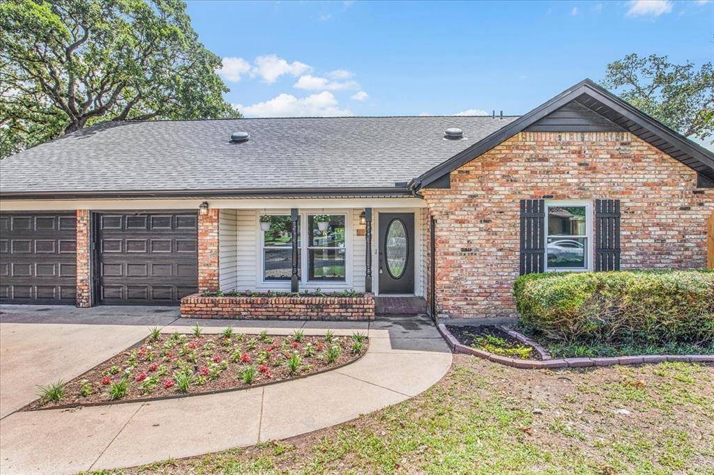 Hurst, TX 76053,1144 Forest Oaks Lane