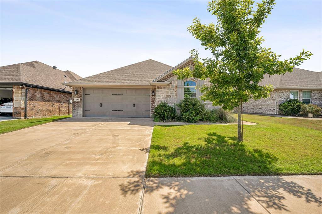 Granbury, TX 76049,305 Jacinth Lane