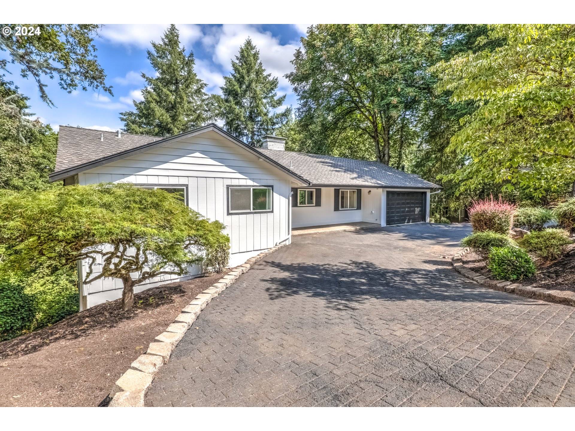 Lake Oswego, OR 97034,17701 OVERLOOK CIR