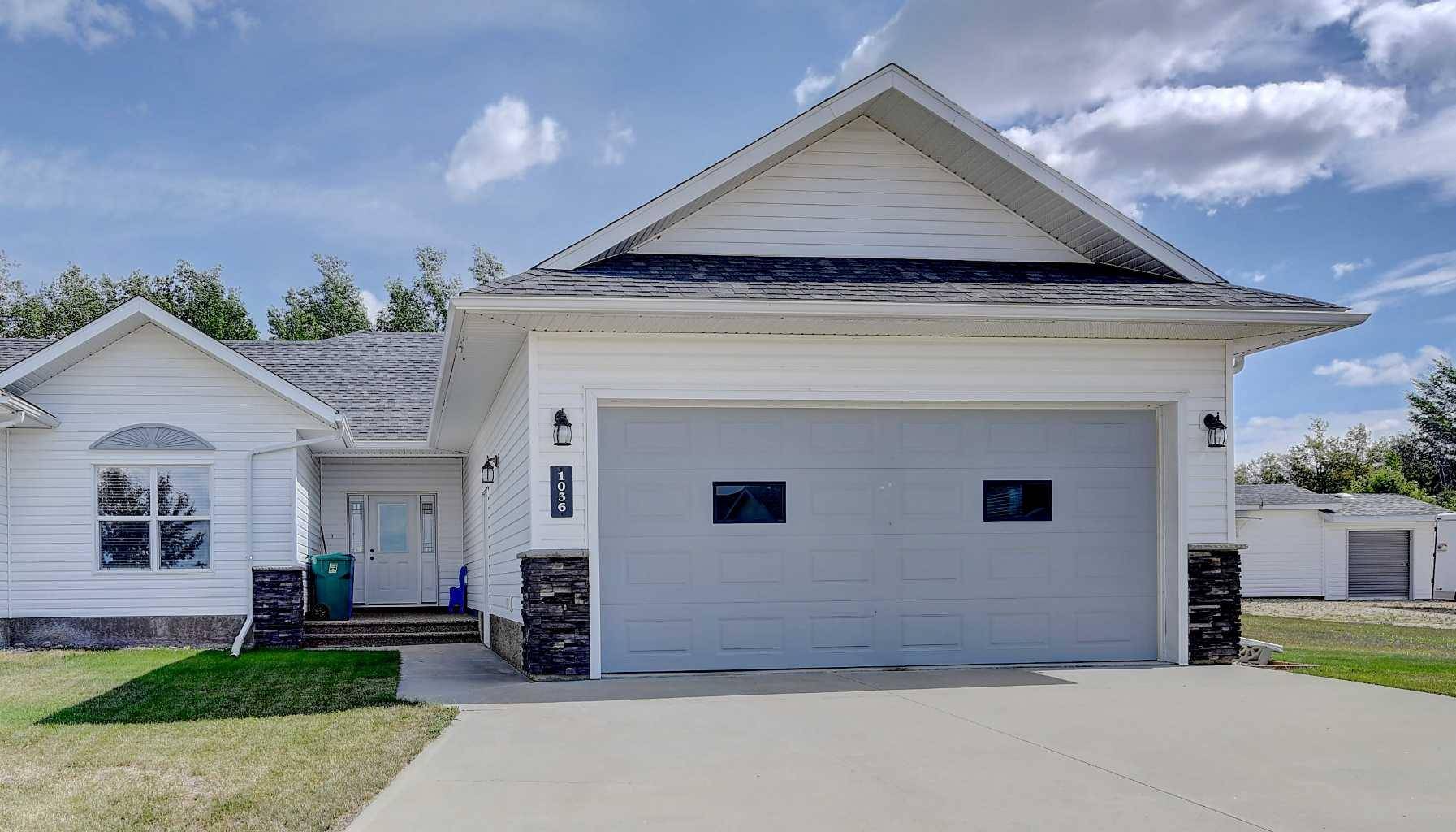 Beaverlodge, AB T0H 0C0,1036 10B ST