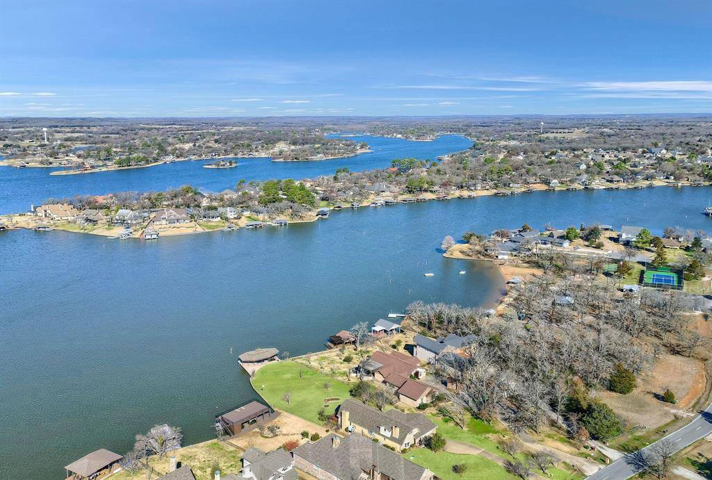 Lake Kiowa, TX 76240,526 Kiowa Drive E