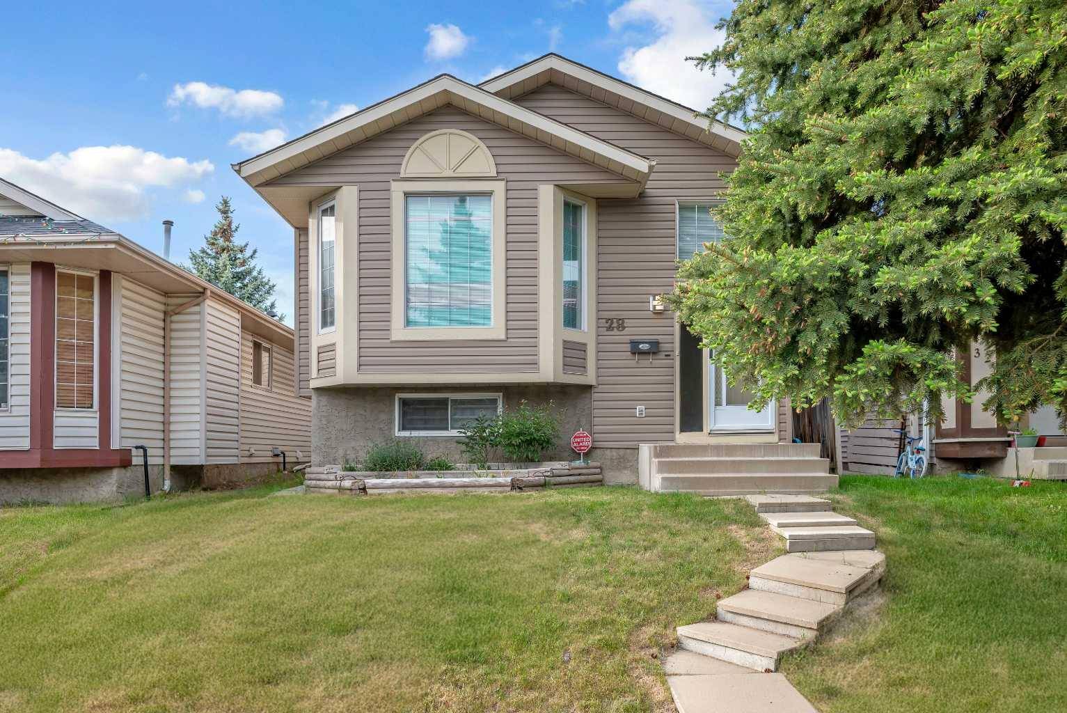 Calgary, AB T3J 3H1,28 Martinwood WAY NE