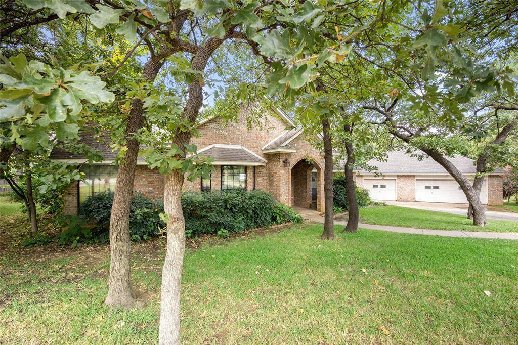 Trophy Club, TX 76262,12 Colonial Court