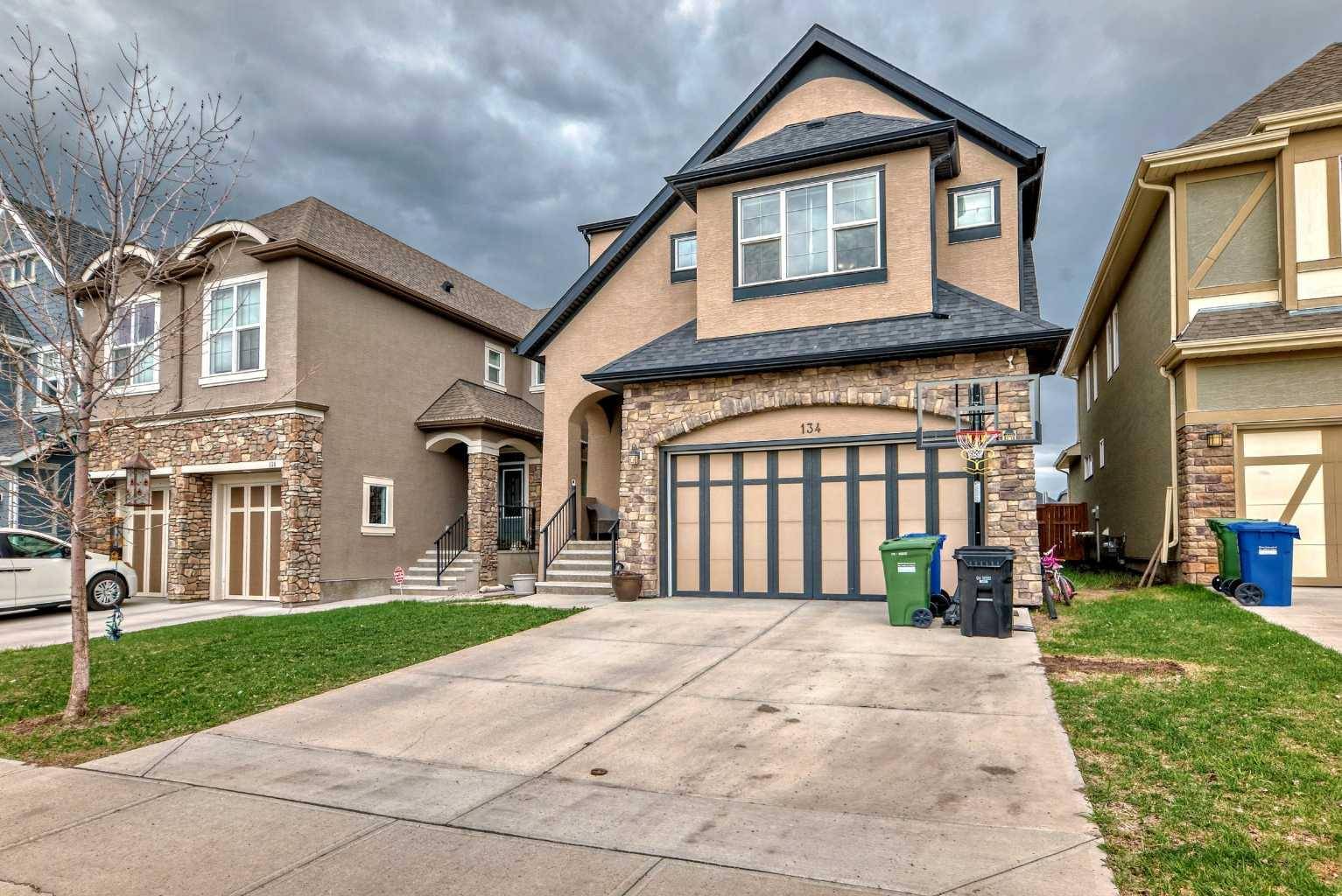 Calgary, AB T3M 2K4,134 Mahogany Passage SE