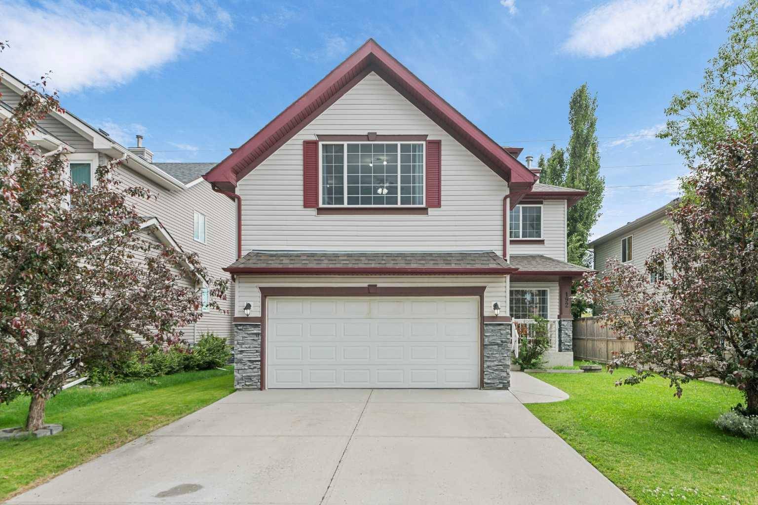 Chestermere, AB T1X 1N4,192 Oakmere WAY