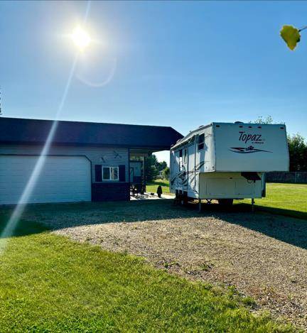 Buck Lake, AB T0C 0T0,303 sunset bay