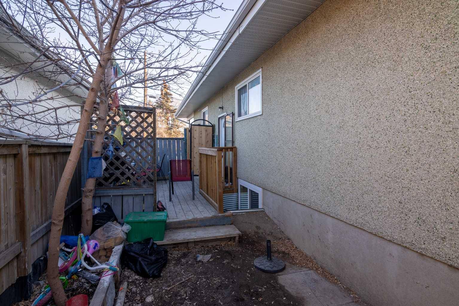 Calgary, AB T2E2B6,405/407 28 AVE NE