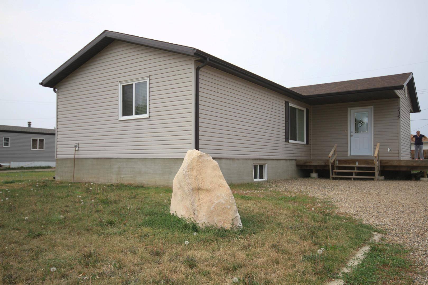 Grassy Lake, AB T0K 0Z0,719 2nd Street N