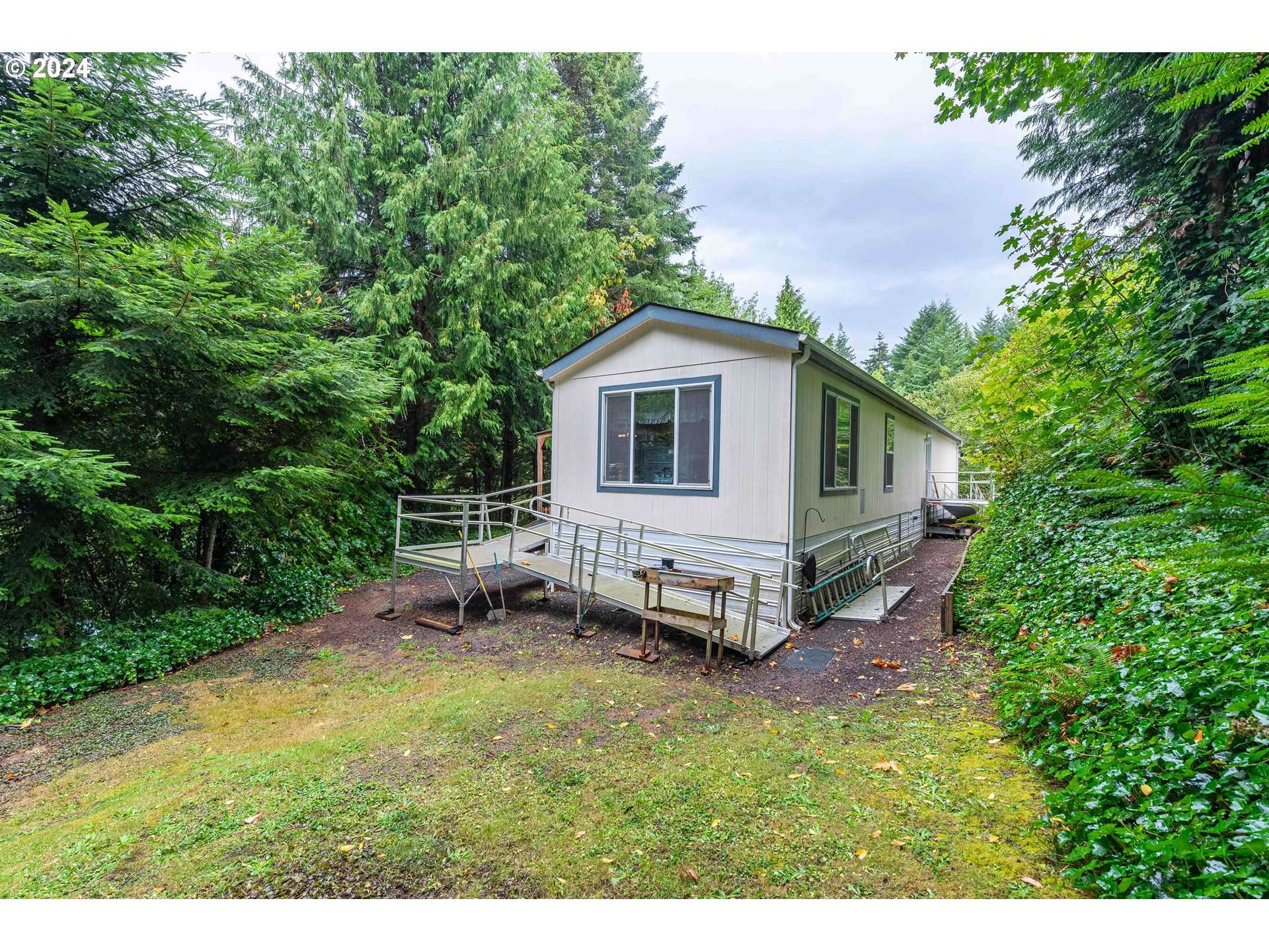 Coquille, OR 97423,1050 N CEDAR POINT RD #B18