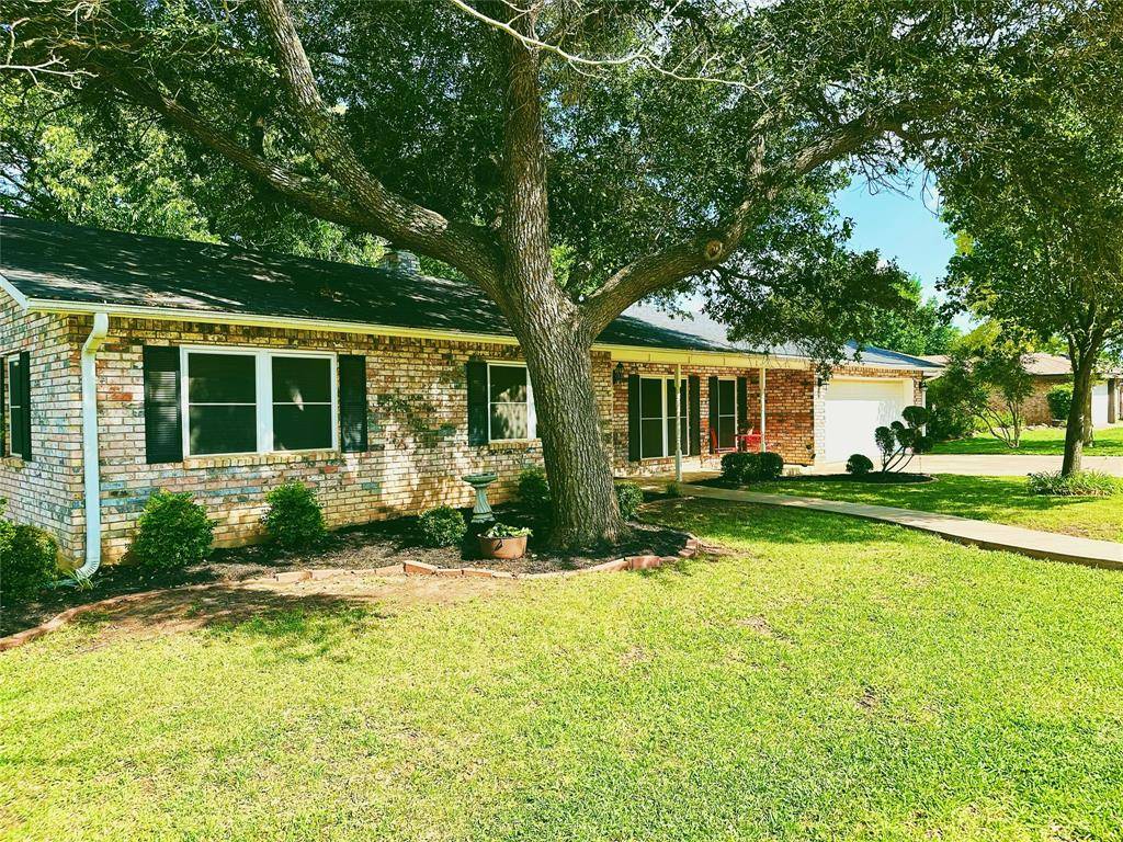 Eastland, TX 76448,802 Oakhollow Road