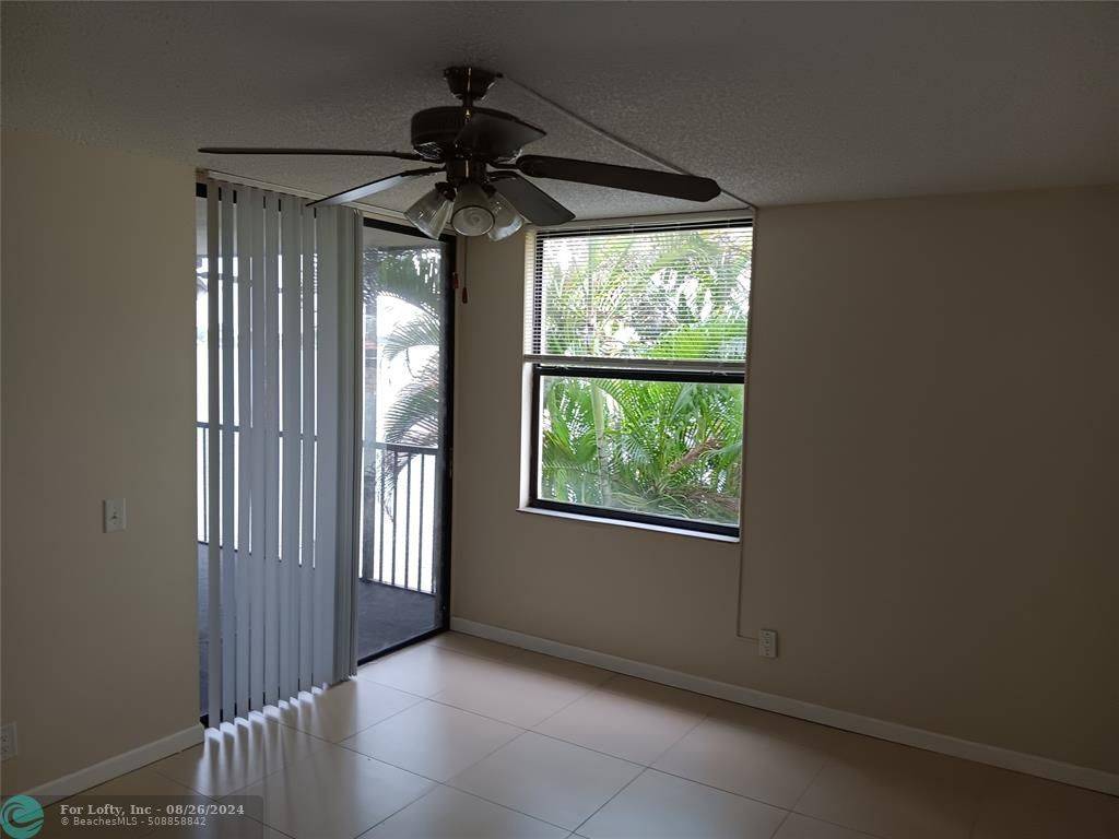 Oakland Park, FL 33309,109 Lake Emerald Dr  #204