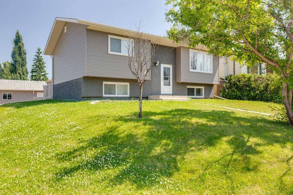 Sylvan Lake, AB T4S 1J2,35 Meadowview Close