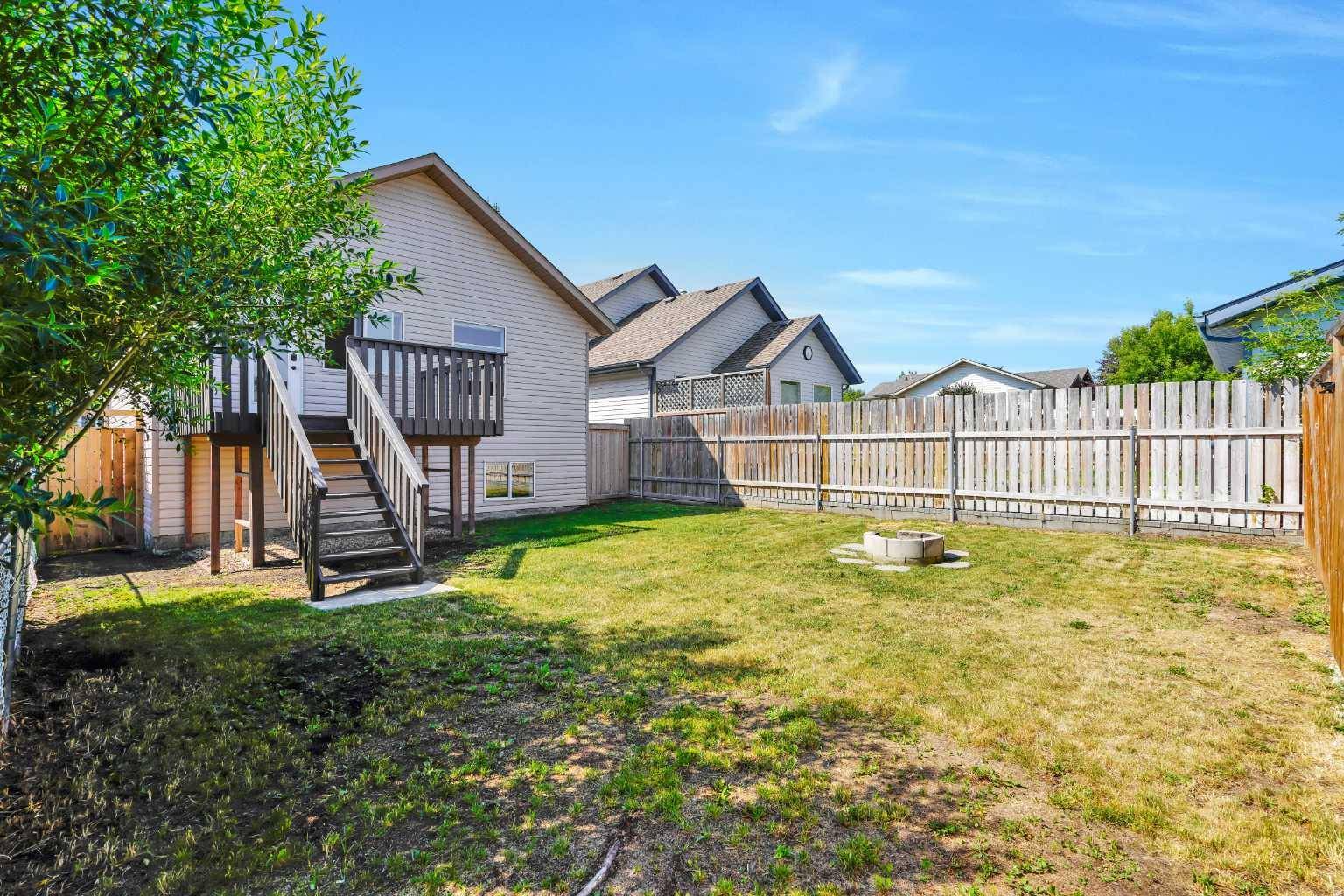 Sylvan Lake, AB T4S 2L1,64 Wildrose DR