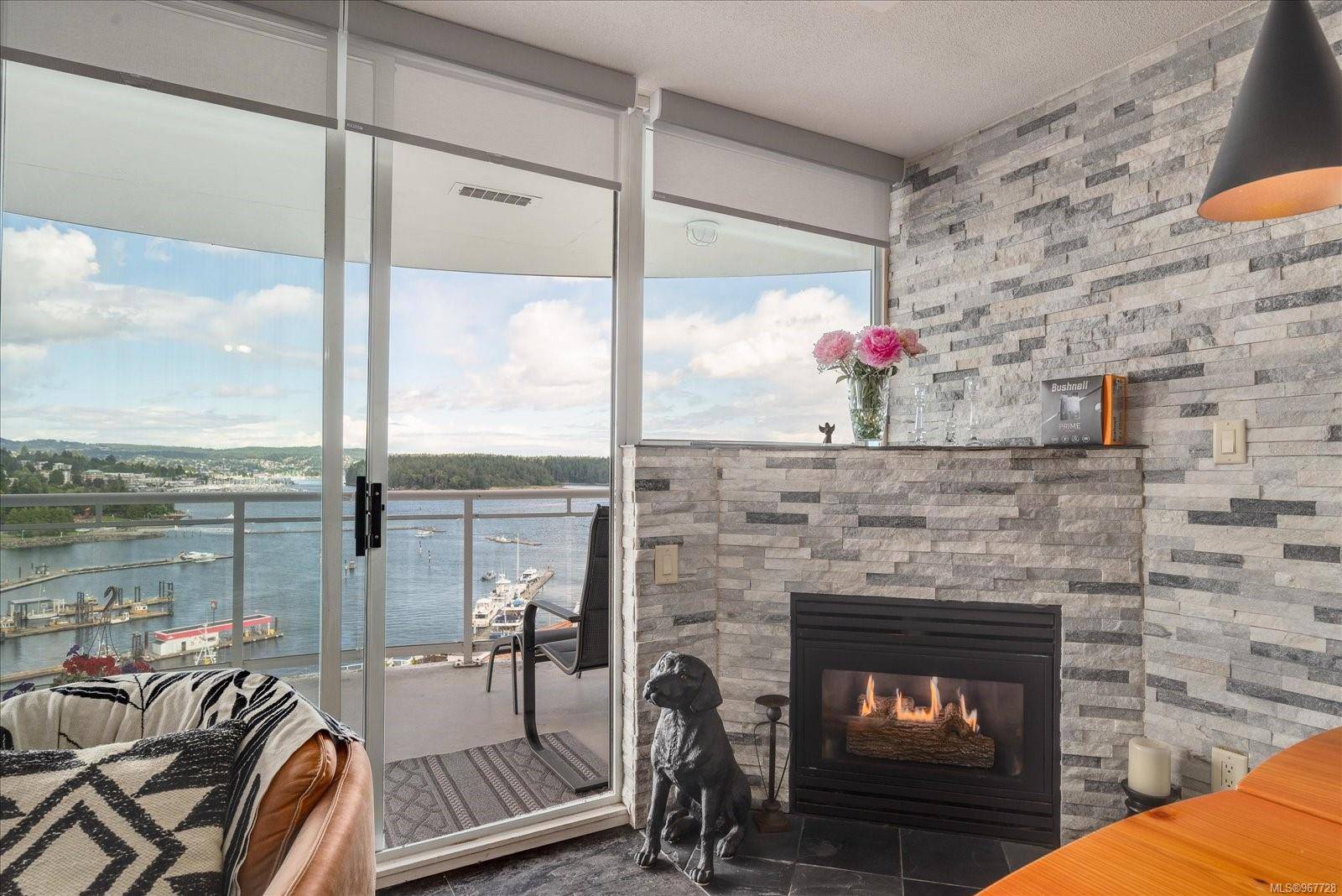 Nanaimo, BC V9R 6Y3,154 Promenade Dr #1404