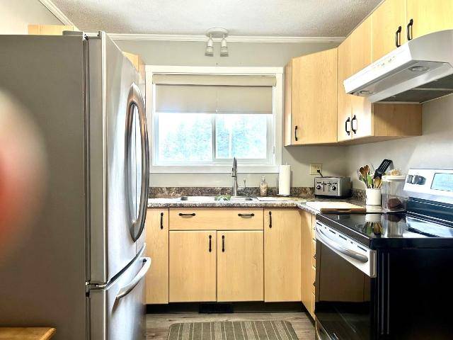 629 BARRIERE LAKES RD, Barriere, BC V0E 1E0