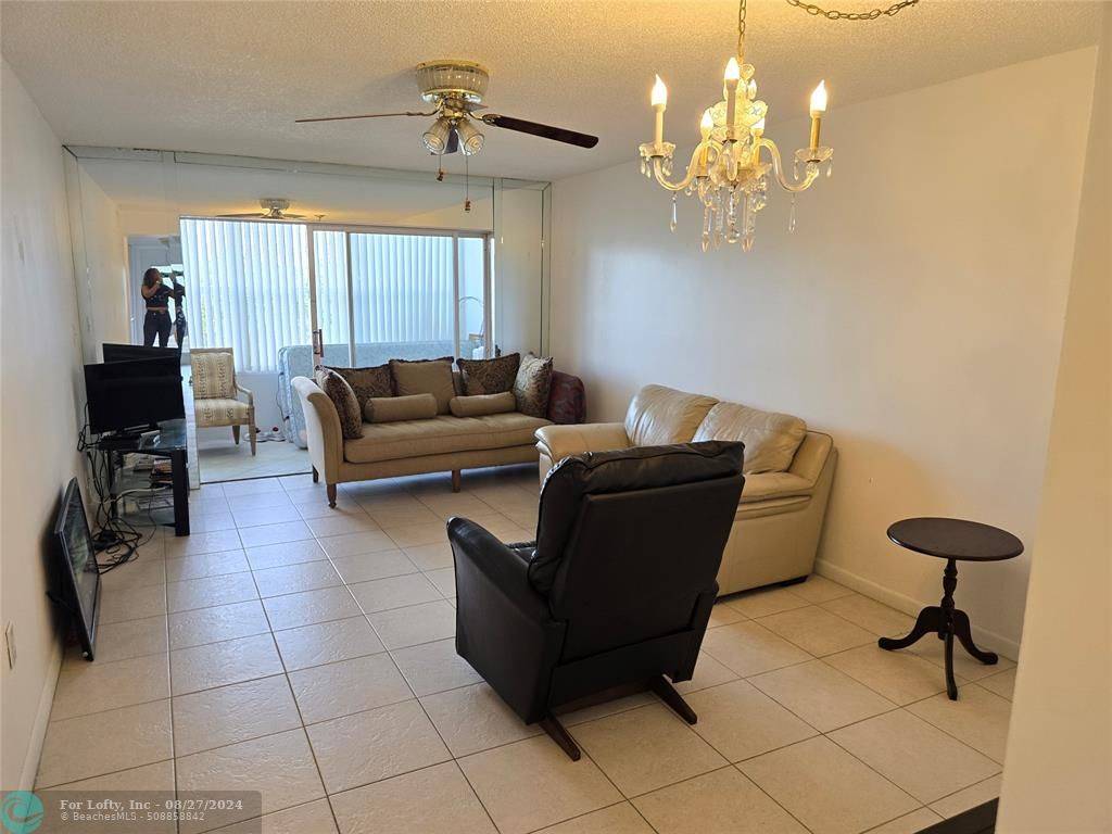 Fort Lauderdale, FL 33322,8060 N Sunrise Lakes Dr  #305