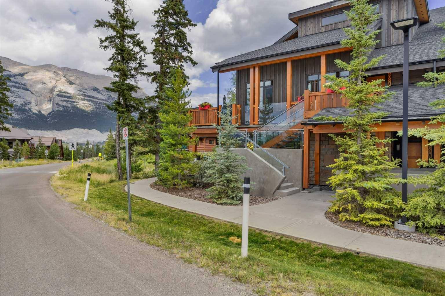 Canmore, AB T1W0G5,3000 A Stewart Creek DR