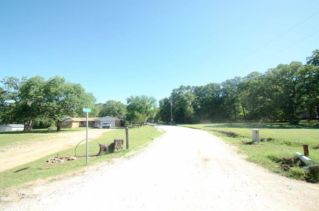 Mead, OK 73449,00 Bayview Drive