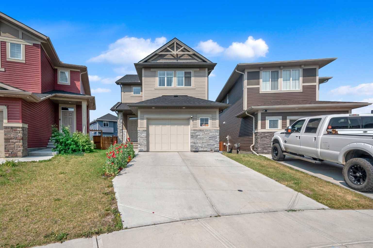 Airdrie, AB T4B 5A7,210 Bayview CIR SW