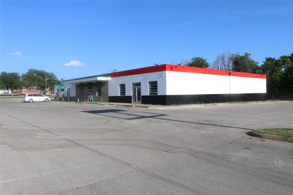 Fort Worth, TX 76105,4400 E Berry Street