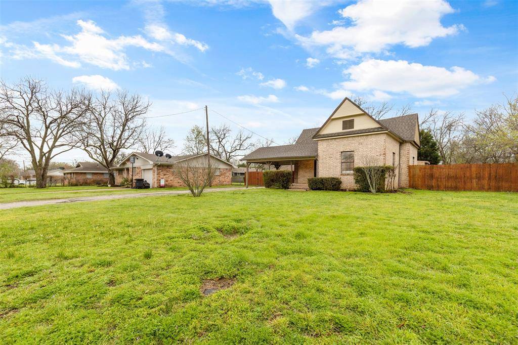 Cleburne, TX 76033,305 Glen Rose Avenue