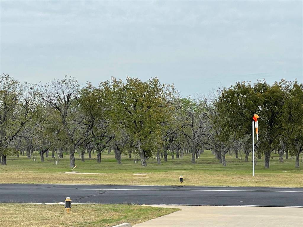 Granbury, TX 76049,973 E Landings Drive