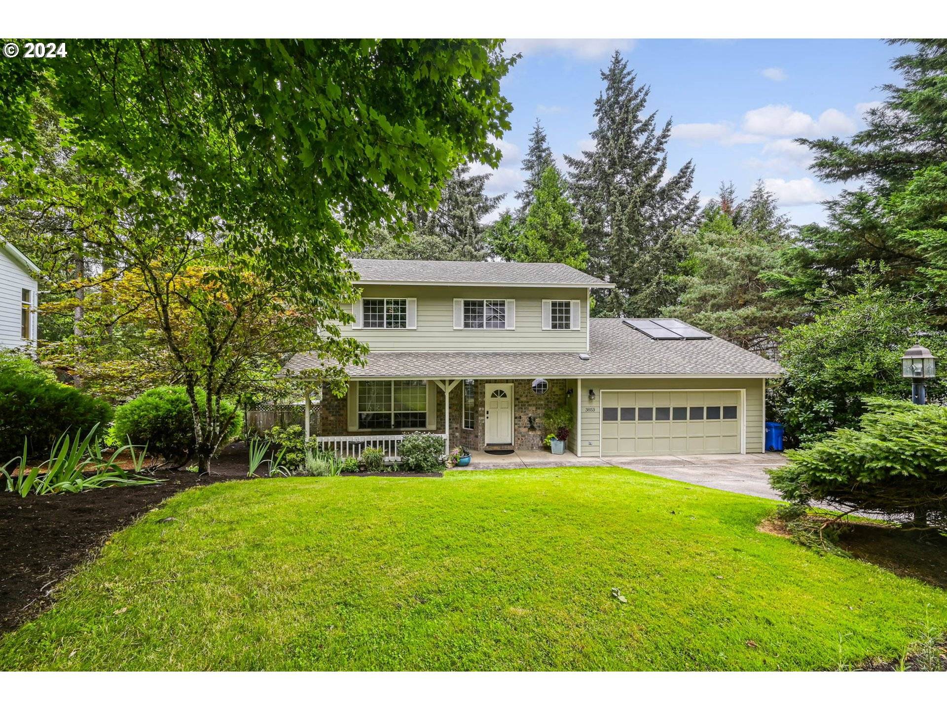 Eugene, OR 97405,3853 ASHFORD DR