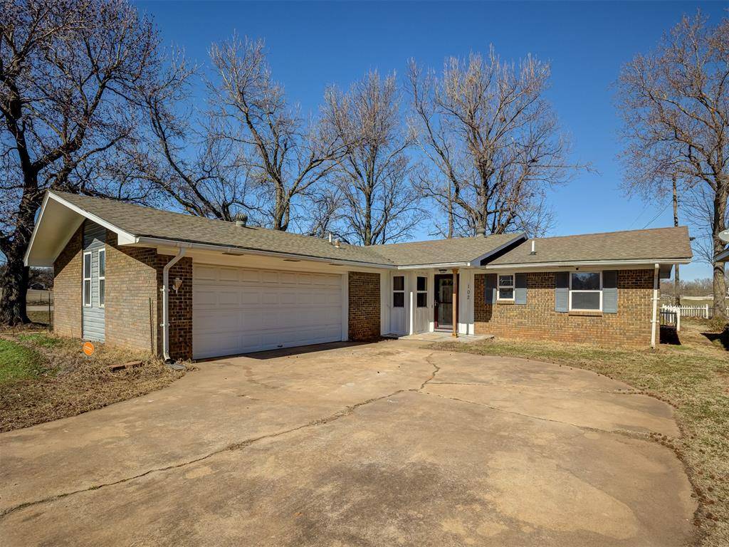 Maysville, OK 73057,102 S Magers Avenue