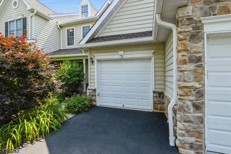 Bernards Twp., NJ 07920,19 Patriot Hill Dr