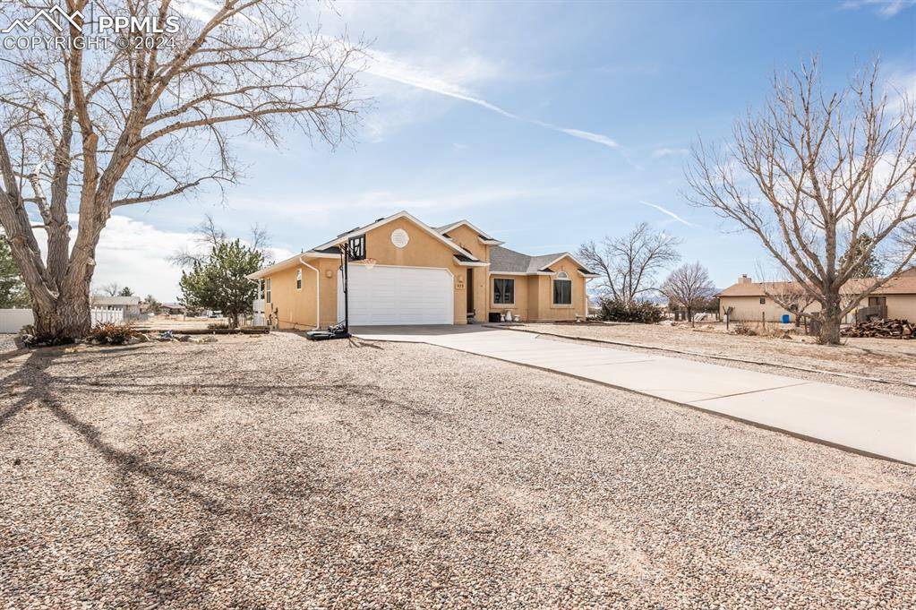 Pueblo, CO 81007,928 W La Grange DR