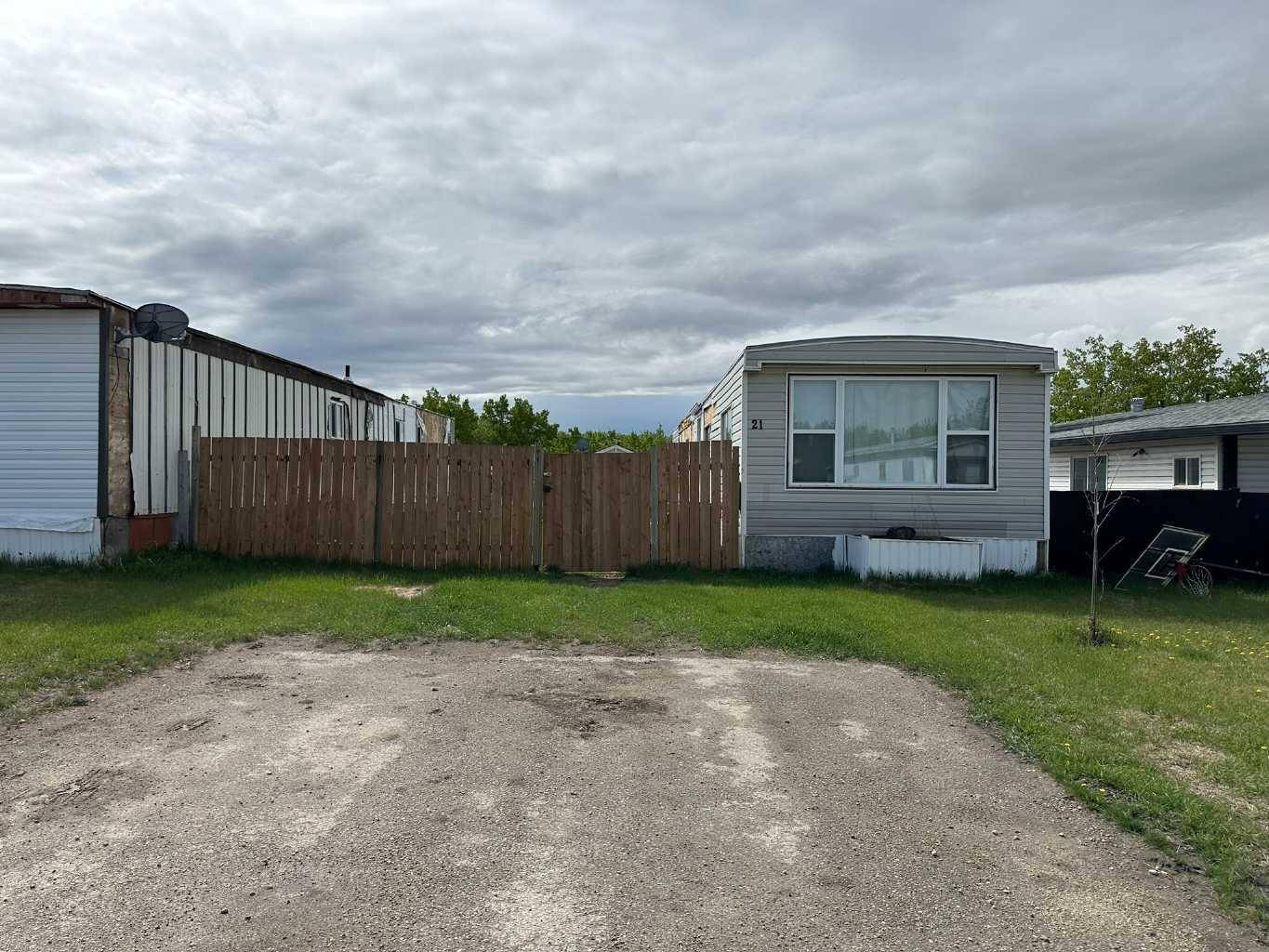 Beaverlodge, AB T0H0C0,600 14 ST ##21