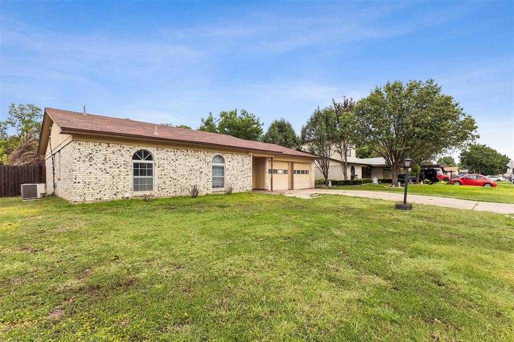 Benbrook, TX 76126,1030 John Reagan Street