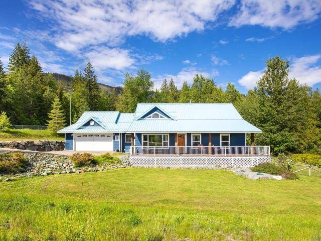South Shuswap, BC V0E 2W1,2104 COUNTRY WOODS ROAD