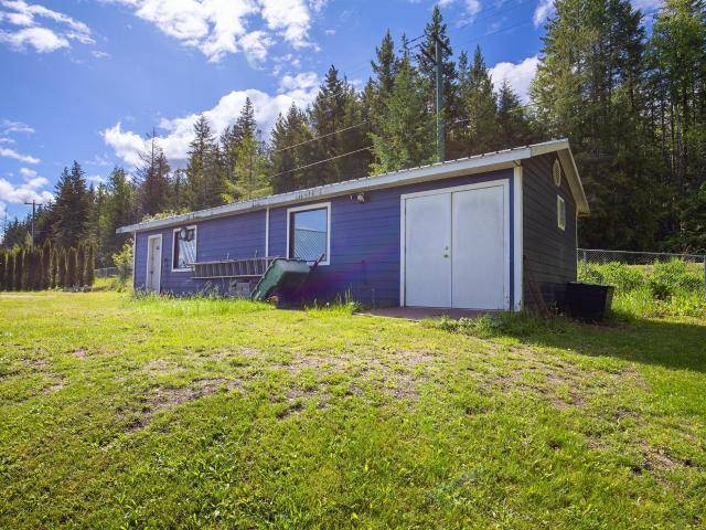 South Shuswap, BC V0E 2W1,2104 COUNTRY WOODS ROAD