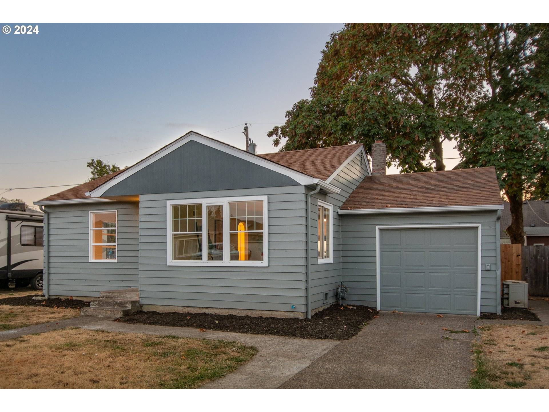 Albany, OR 97321,430 BRADLEY ST SE