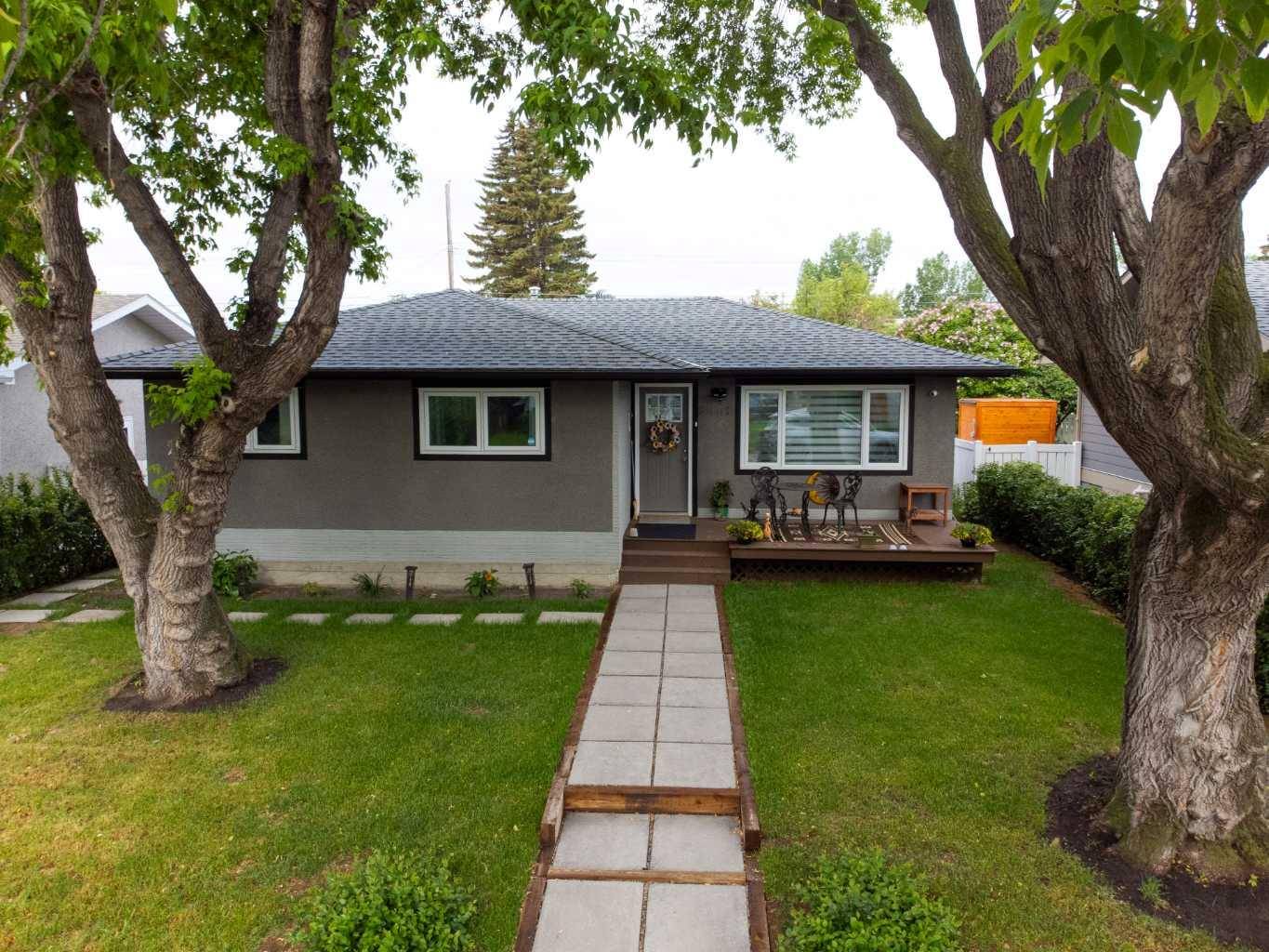 Calgary, AB T2J 0Z9,9407 Albany PL SE