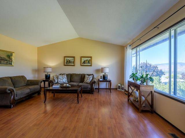 670 ARBUTUS STREET, Kamloops, BC V2C 5W5