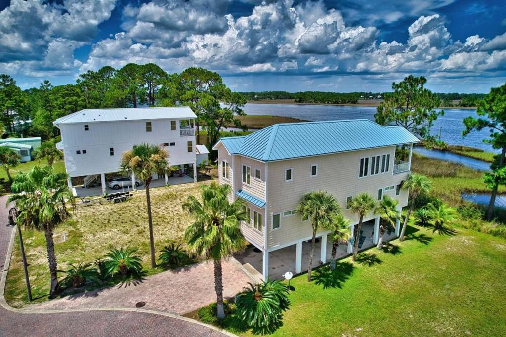 Carrabelle, FL 32322,107 Anglers Harbor Ct