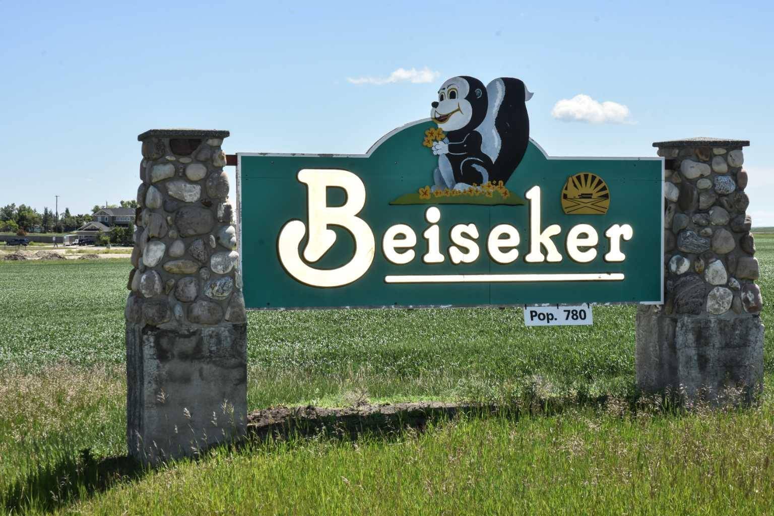 Beiseker, AB T0M 0G0,233 8 ST